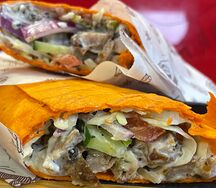 Шаурма в сырном лаваше