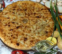 Пирог с картофелем и зеленью