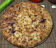 Пирог с курицей, сыром и грибами