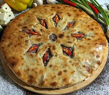 Пирог с мясом, сыром и грибами