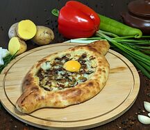 Хачапури с грибами и яйцом