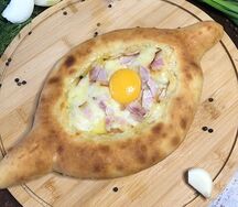 Хачапури с ветчиной и грибами
