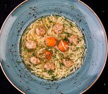 Куриный суп с фрикадельками