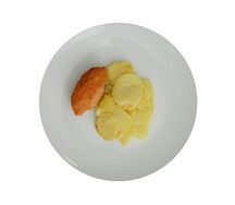 Котлета по-киевски с картофелем запеченным