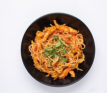 Сомен с куриным филе в кисло-сладком соусе