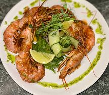 Лангустины в медово-имбирном соусе