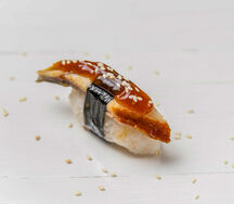 Суши с угрем