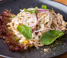 Салат блинный с карбонатом и сыром