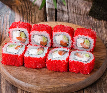 Ролл Калифорния с лососем