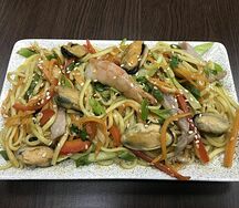 Яичная лапша с морепродуктами