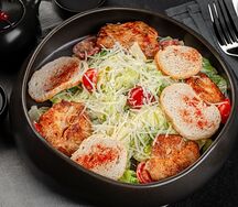 Салат Цезарь с курицей 