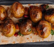 Картофель с салом на мангале