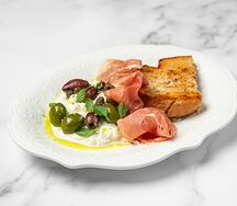 Страчателла с оливками и пармой