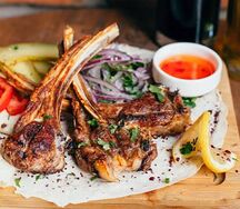 Шашлык из бараньей корейки на мангале