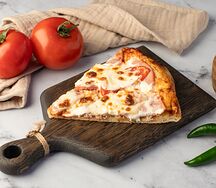 Пицца Ветчина и сыр кусок
