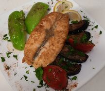 Семга с овощами