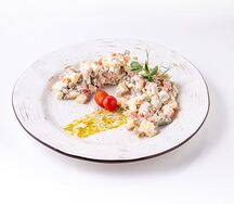Салат Оливье с мясом перепела