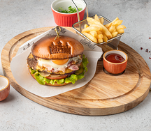 Castle Burger с яйцом и беконом
