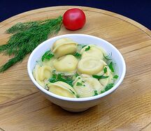 Фирменные пельмени из мраморной говядины с бульоном