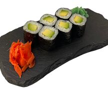 Классический ролл с авокадо