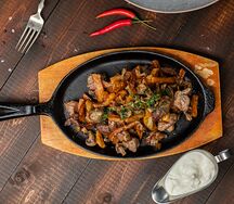 Жаровня со свининой и грибами