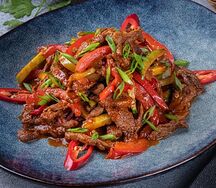 Аччик гушт - мясо, тушенное с овощами