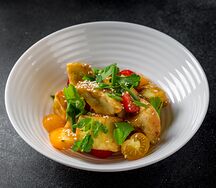 Салат Хрустящий баклажан с помидорами и устричным соусом