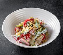 Салат Грузинский овощной с ореховым соусом