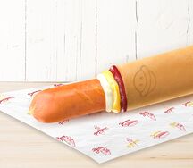 Французский хот-дог с колбаской охотничьей