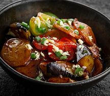 Баклажаны со сладким перцем и картофелем