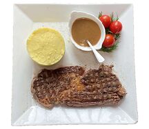 Стейк из мраморной говядины с гарниром