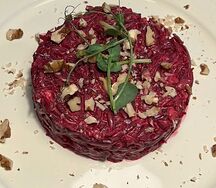 Свекла с орехами и чесноком