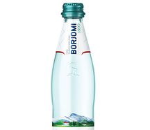 Вода Боржоми в стекле
