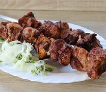 Шашлык из cвинoй шейки