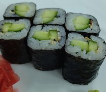 Мини-ролл с огурцом