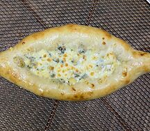 Хачапури с сыром дорблю