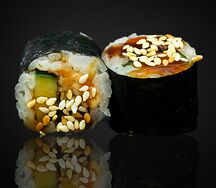 Ролл с угрём