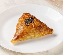 Самса слоеная с рубленой говядиной