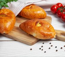 Печёный пирожок с картошкой