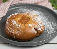 Ватрушка с  абрикосом