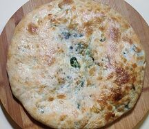 Хачапури с сыром и шпинатом
