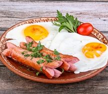 Яичница с сосиской