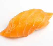 Суши лосось