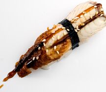 Суши с угрем