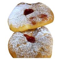 Булочка с клубникой