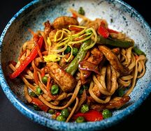 Вок со свининой и овощами