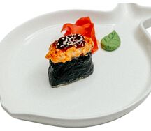 Запеченные суши с салатной креветкой