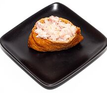 Суши с салатной креветкой