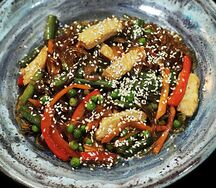 Рисовая лапша Вок со свининой и овощами