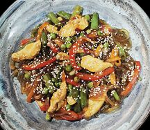 Рисовая лапша Вок с цыпленком и овощами